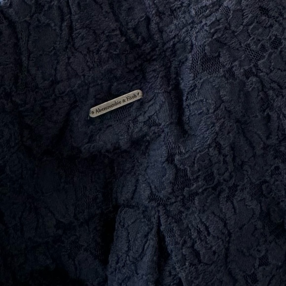 Abercrombie Vintage Navy Lace Mini Skirt ElasticWaist Excellent Condition Size S - Picture 4 of 7